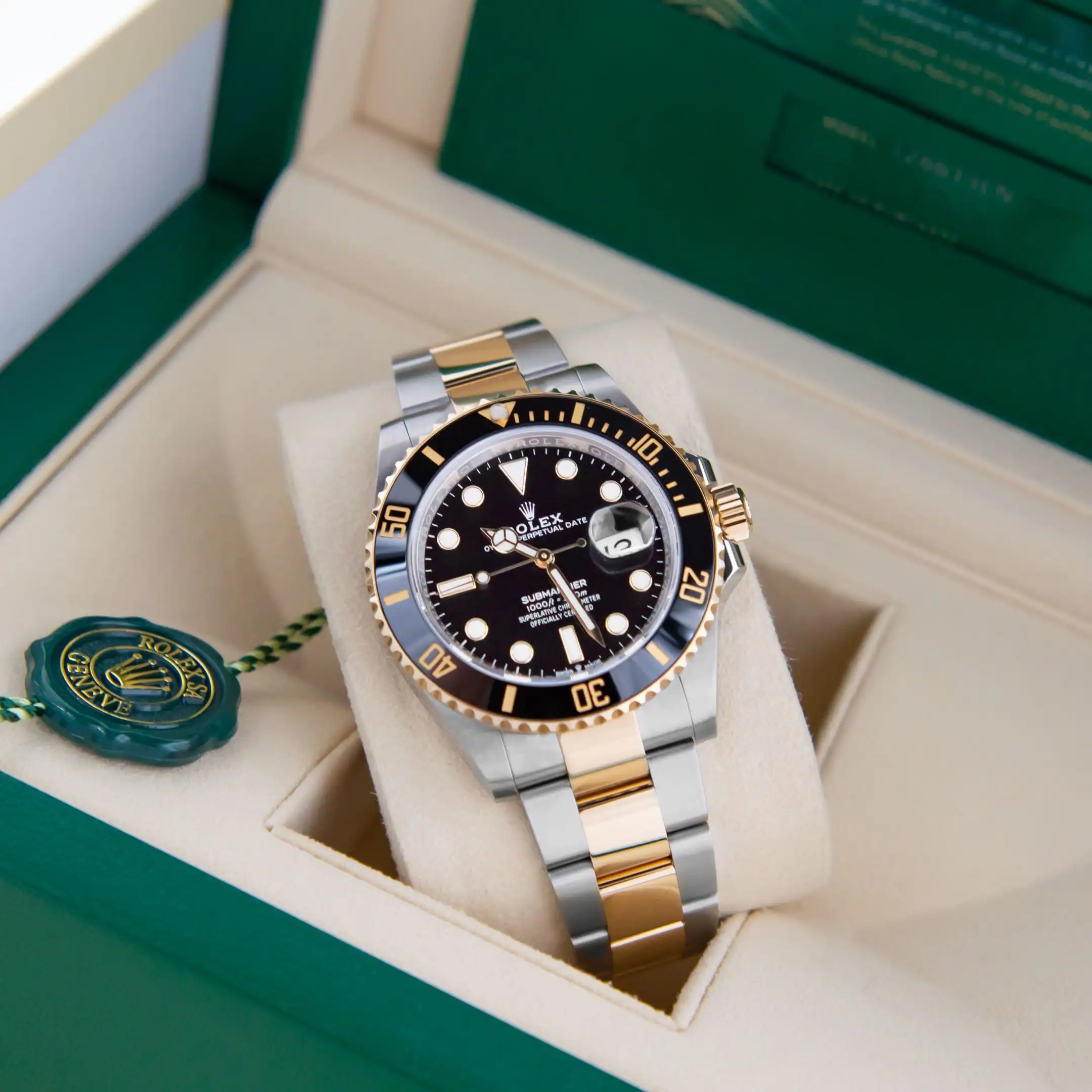 Rolex Submariner Date ‘Black’ Dial Two-Tone Oyster - Image 4